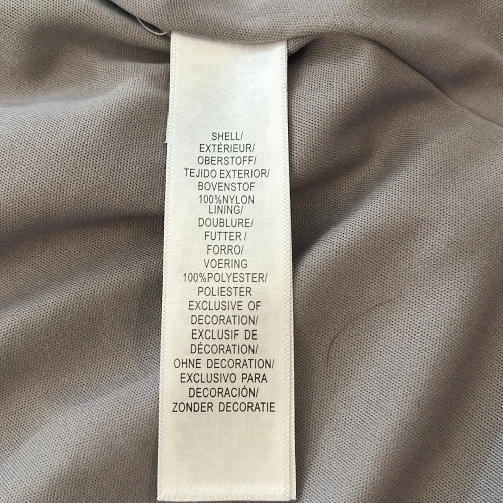 Aiden by Aiden Mattox Silver Sequins Biting Lips Cocktail Dress Size 2